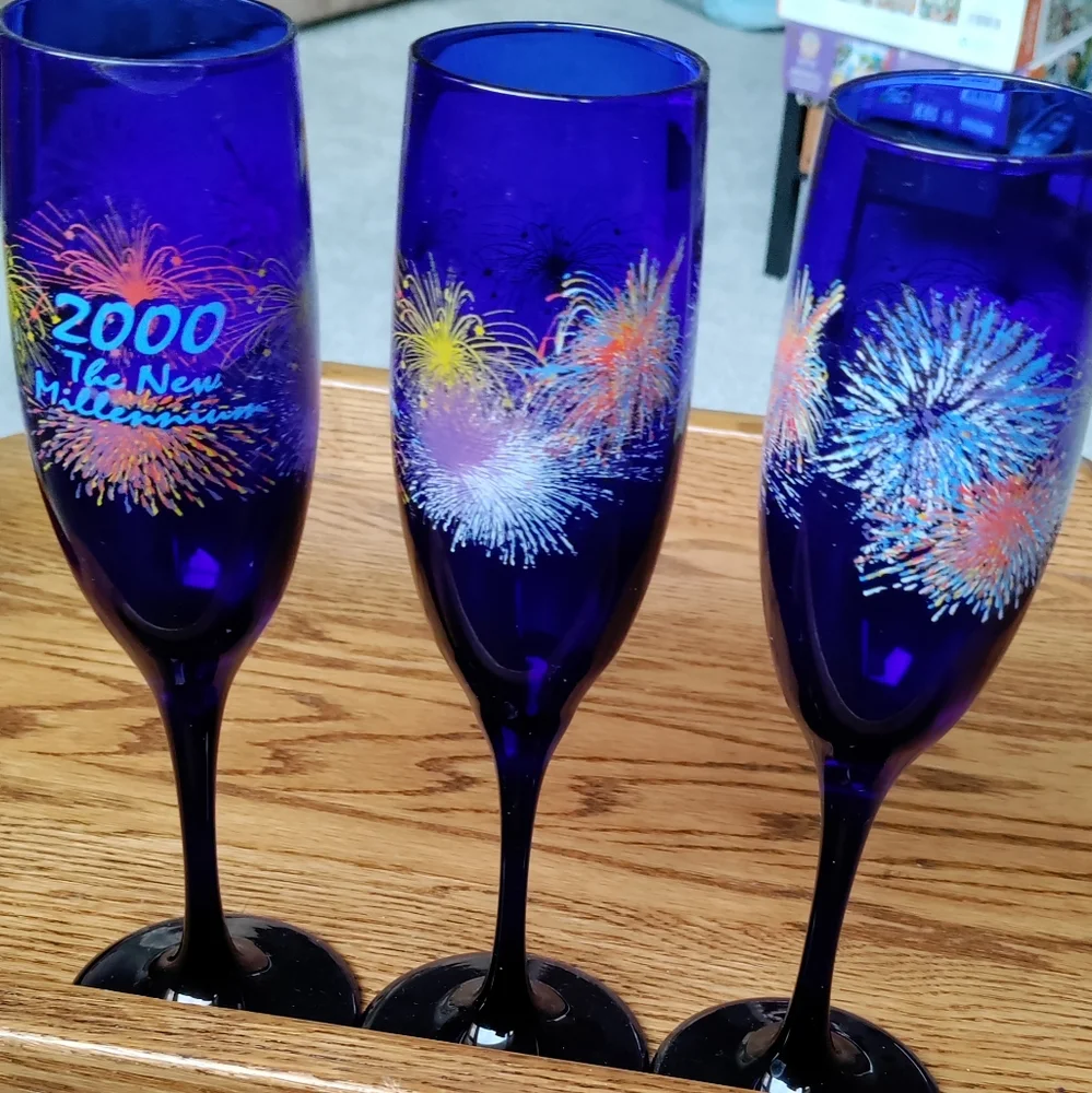 NWOT Y2K 2000 Vintage stemware. NewYears Eve Millennium Flutes! Gifts Holidays